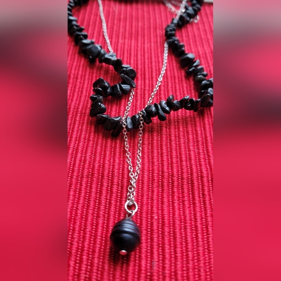 Urban Outfitters Elegant 2 Piece Black Stone Necklace New - Picture 3 of 5